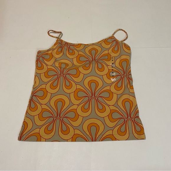 GAP Tops - 13. NWT! Gap floral tank top. Size medium